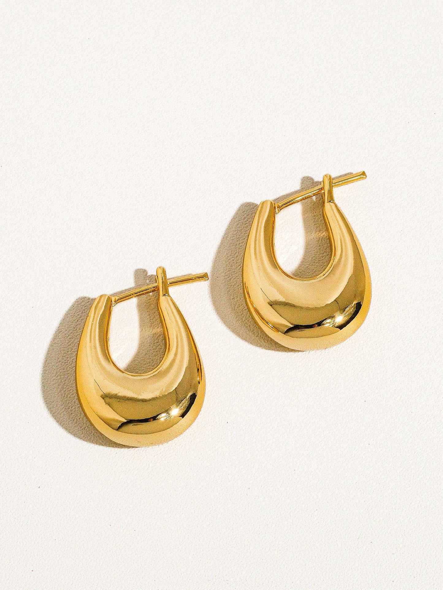 Quinn 18K Classic Droplet Hoop Earring: Yellow Gold