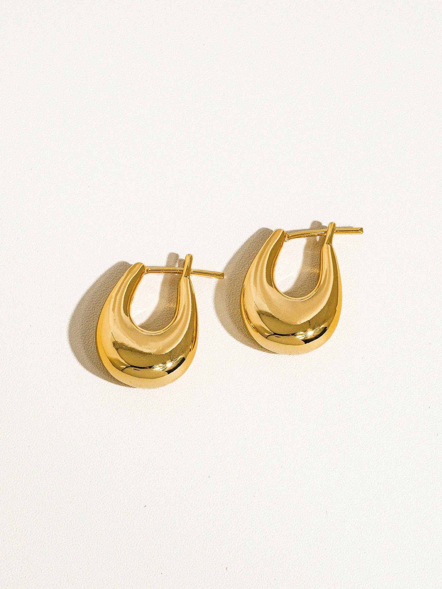 Quinn 18K Classic Droplet Hoop Earring: Yellow Gold