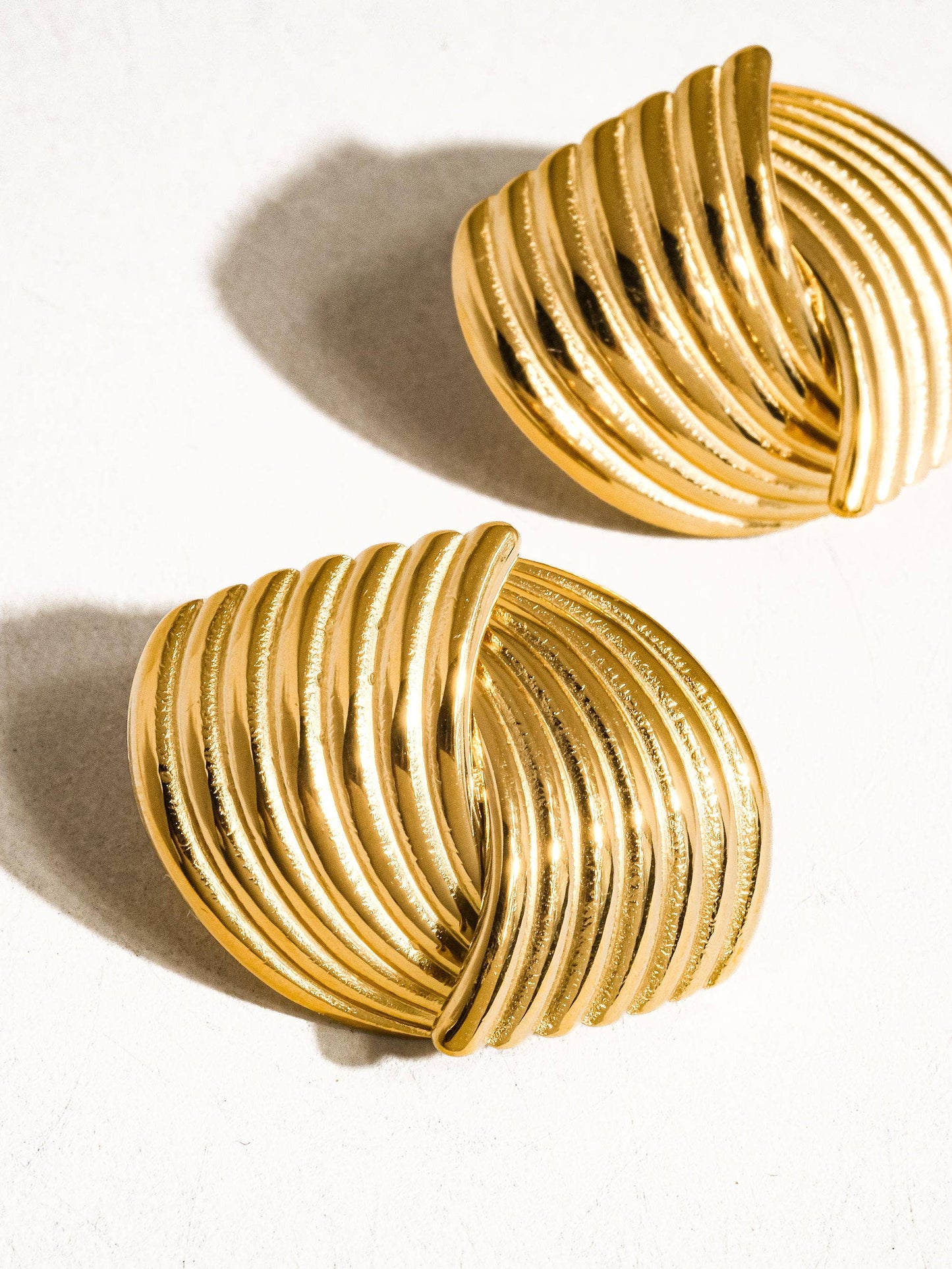 Athens 18K Non-Tarnish Wavy Studs: Yellow Gold